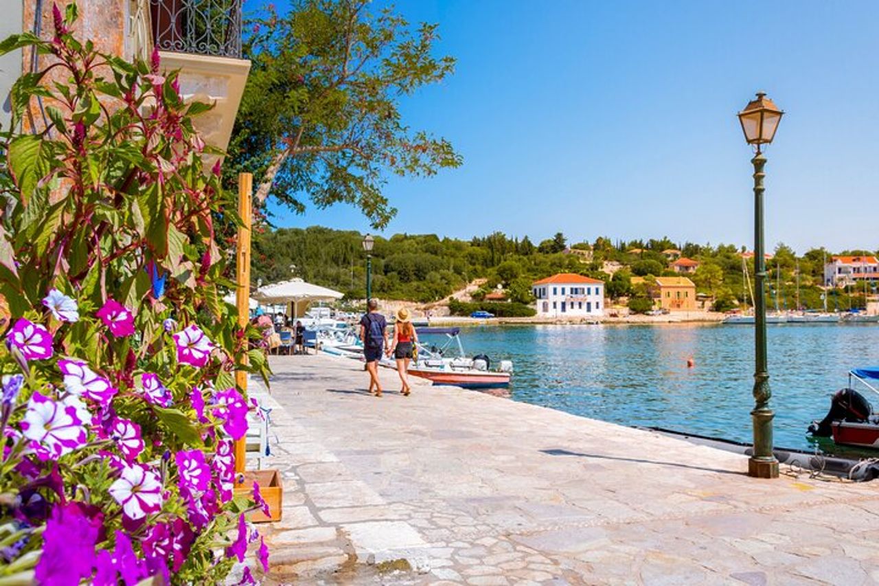 Punti salienti di Cefalonia: azienda vinicola Robola, lago Melissani e Fiscardo — 9