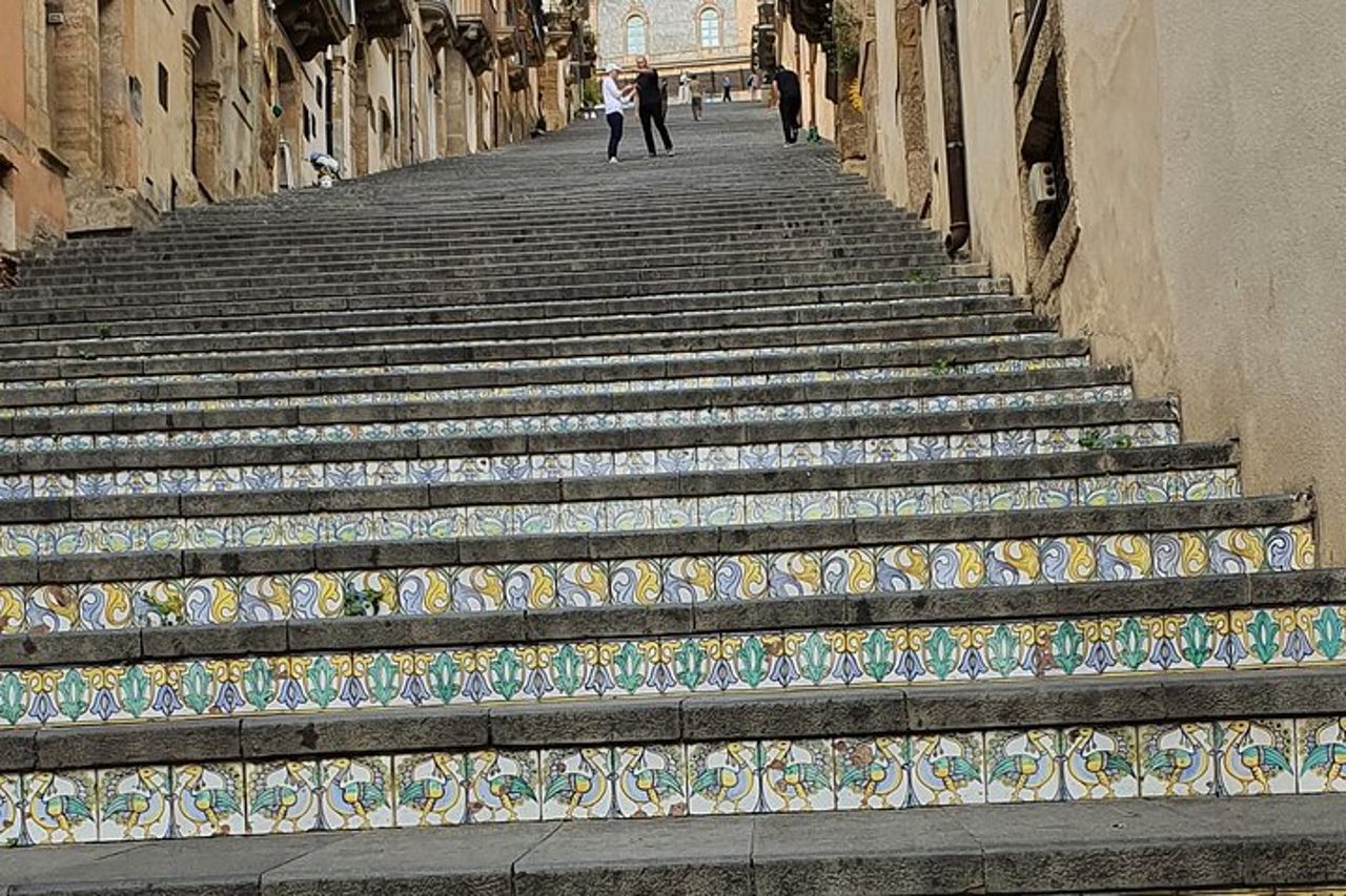 Alla scoperta dell'arte siciliana. Le ceramiche ed i mosaici
