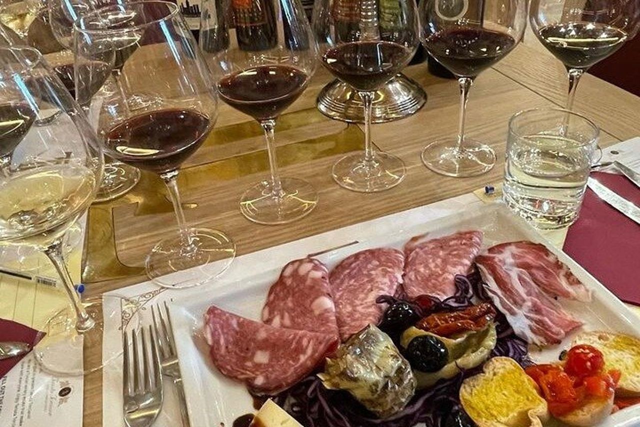 Degustazione di vini e servizio navetta — 6