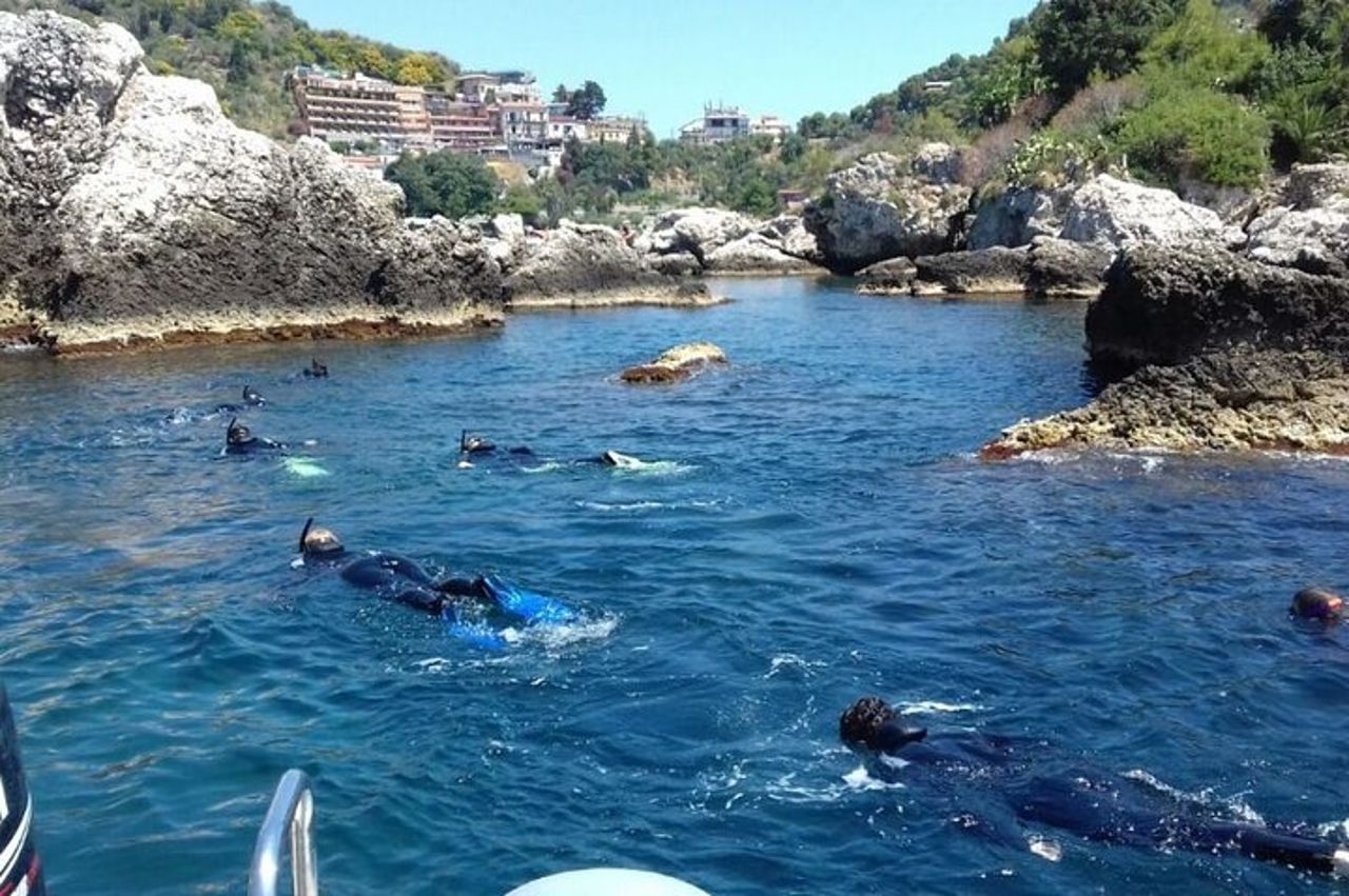 Snorkeling al Parco Marino dell'Isola Bella di Taormina
