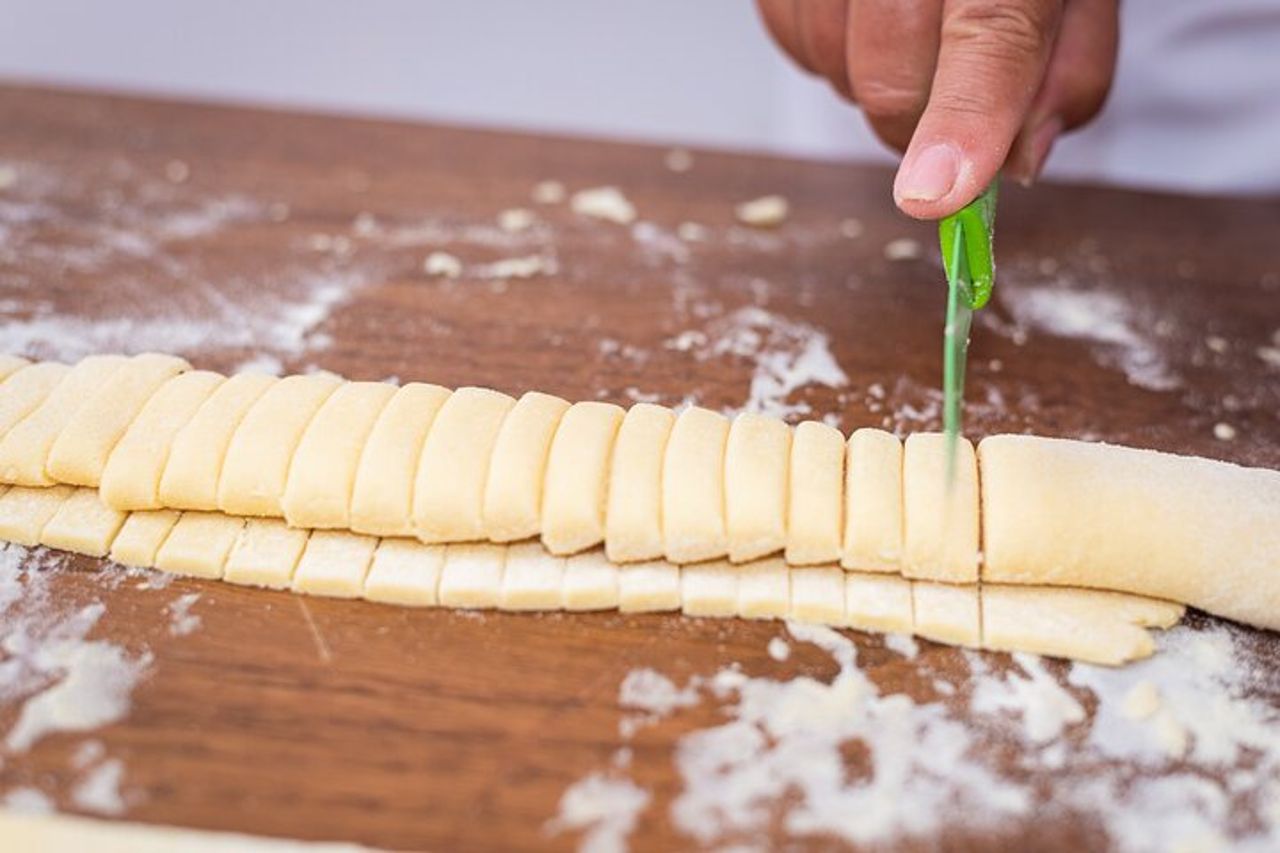 Cesarine: lezione di pasta fresca a casa del locale a Montepulciano — 7