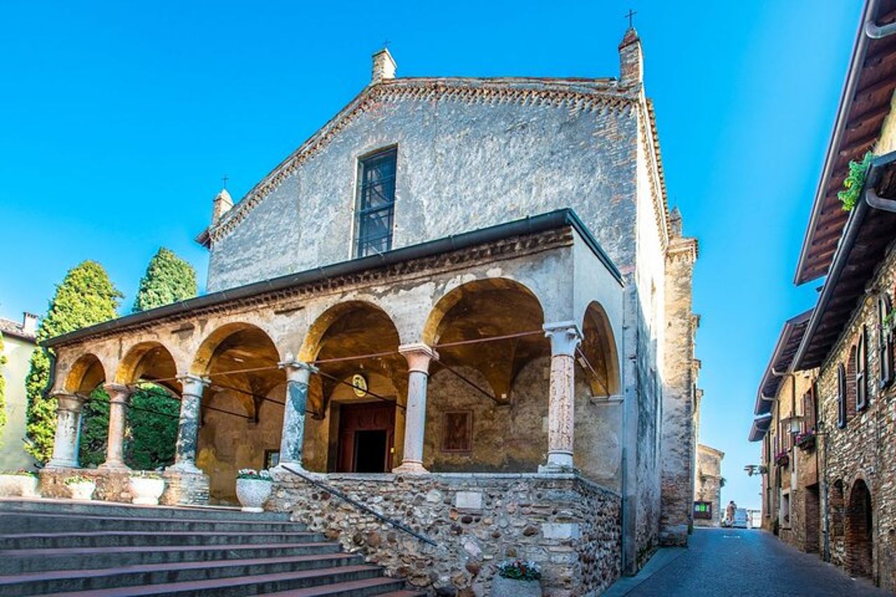 Ispirante tour privato a piedi nel Castello Medievale di Sirmione — 4