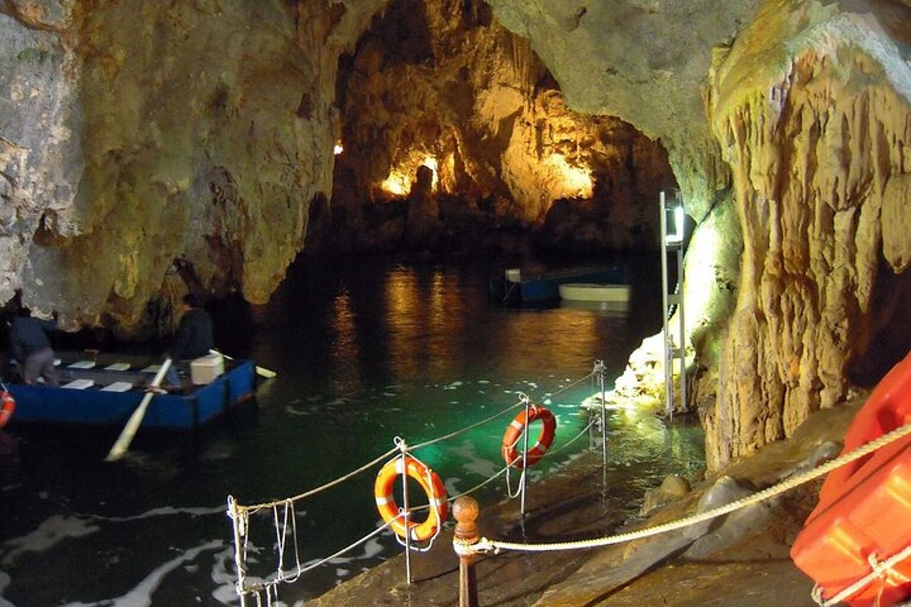 Visita alla Grotta dello Smeraldo con picnic in uliveto — 2