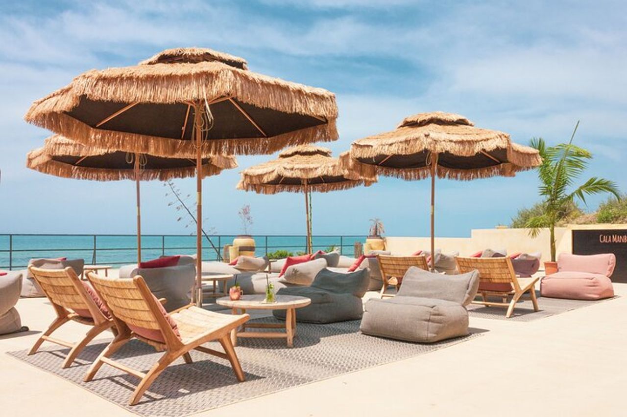 Pass per Intera Giornata a Cala Manbrù Beach Club — 5