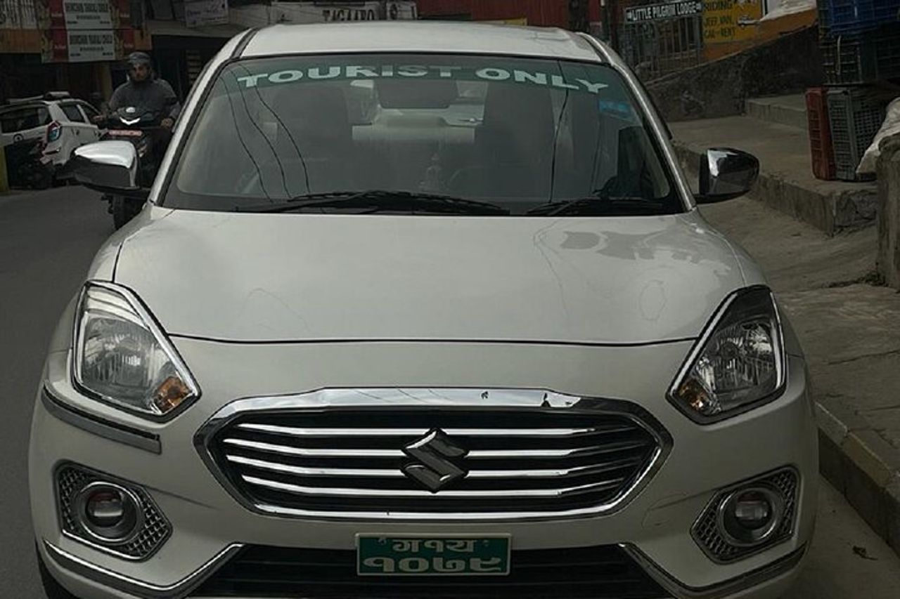 Trasferimento di sola andata da Lumbini a Kathmandu in auto privata con aria condizionata — 2