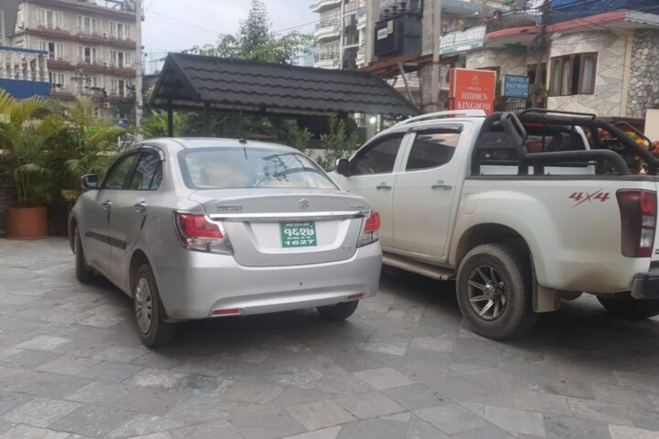 Trasferimento di sola andata da Lumbini a Kathmandu in auto privata con aria condizionata — 5