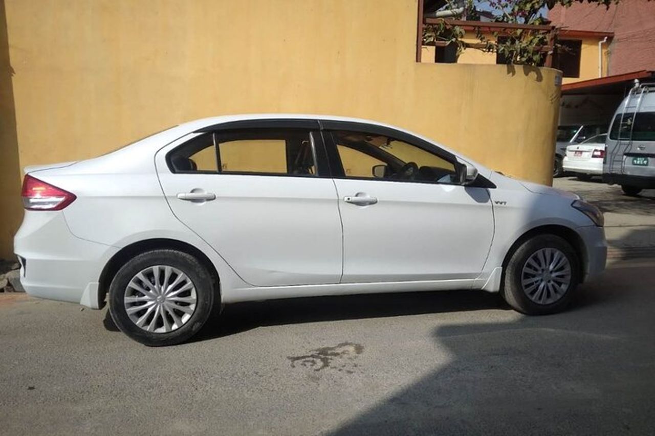 Trasferimento di sola andata da Lumbini a Kathmandu in auto privata con aria condizionata — 9