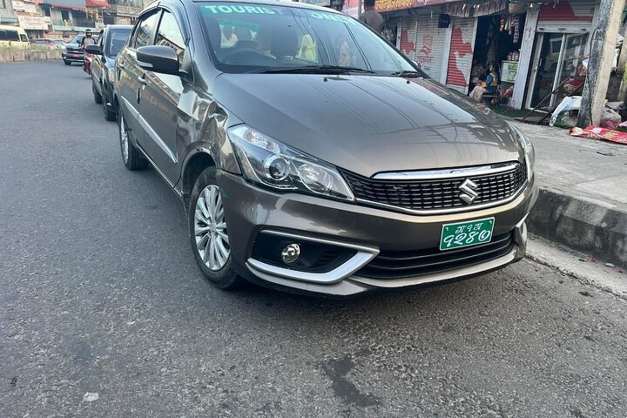 Trasferimento di sola andata da Lumbini a Kathmandu in auto privata con aria condizionata — 3
