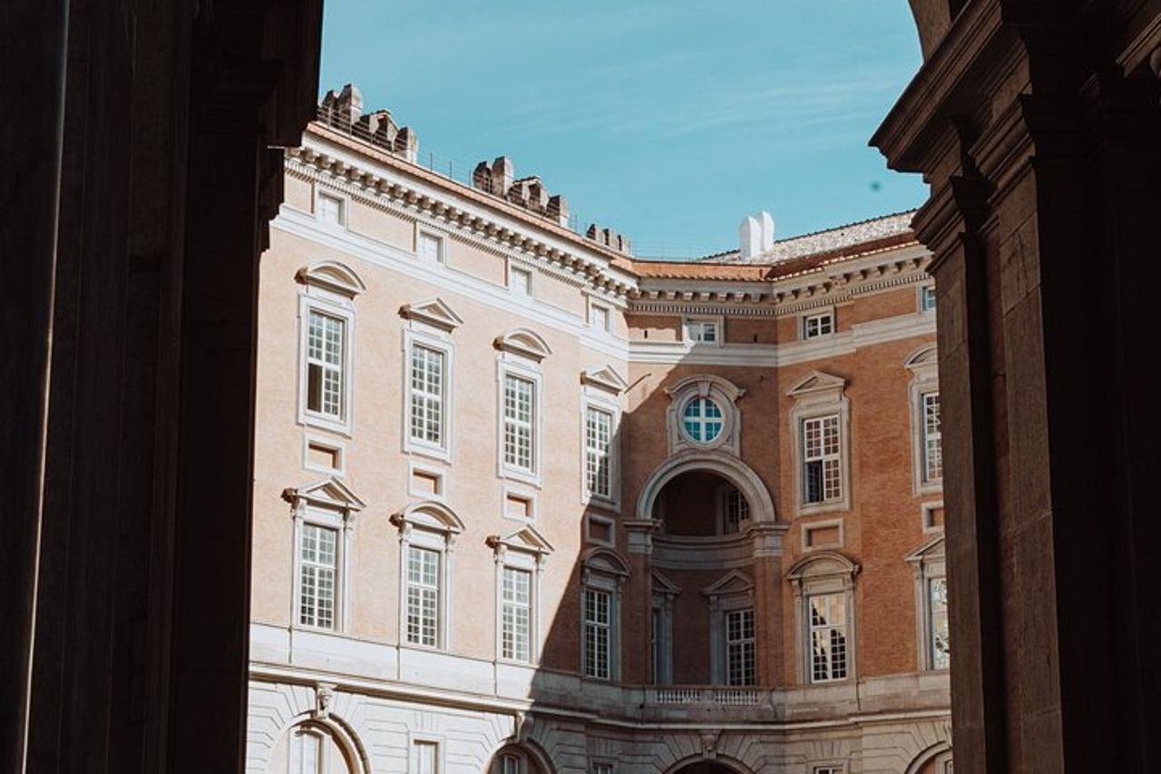 Tour privato a piedi della Reggia di Caserta — 8