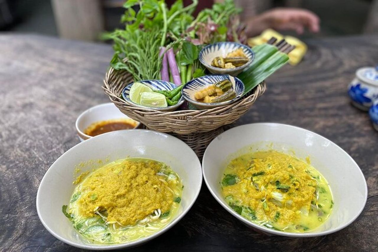 Phnom Penh Sera Foodie Vespa Tour / Tuk Tuk Disponibile — 2