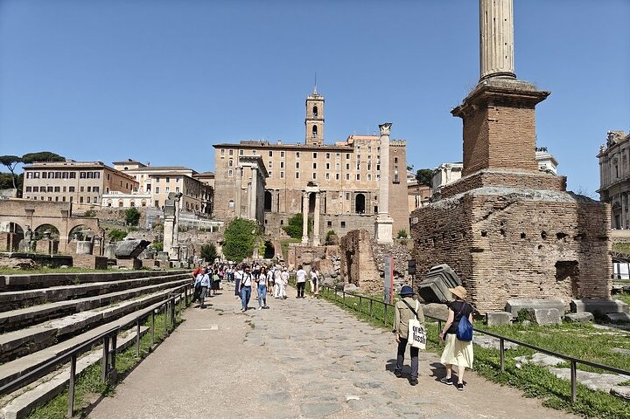 Tour guidato privato di miti e leggende del Foro Romano — 3