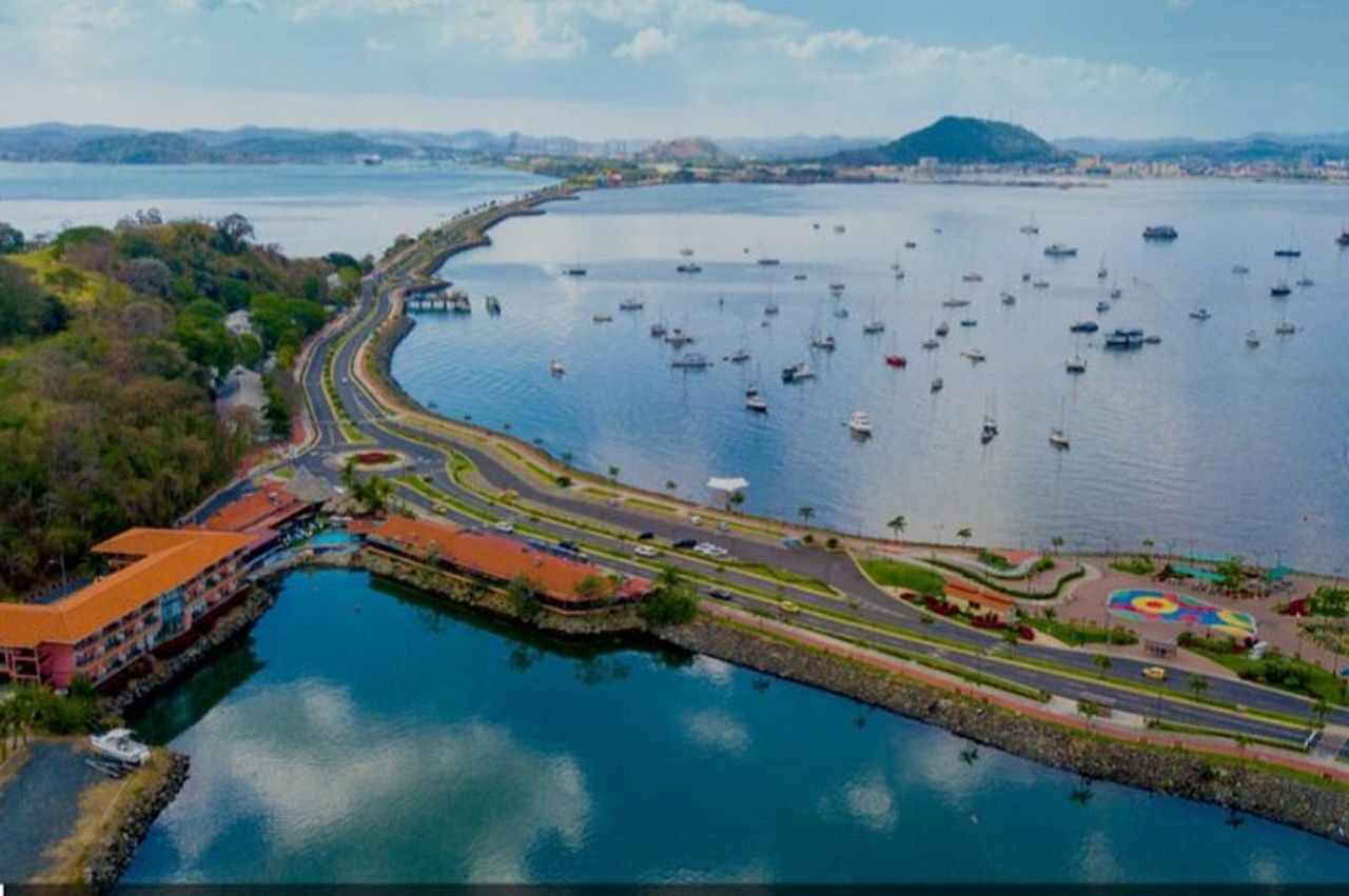 Chiuse del canale di Miraflores, Amador Causeway e tour privato del Biomuseo — 4