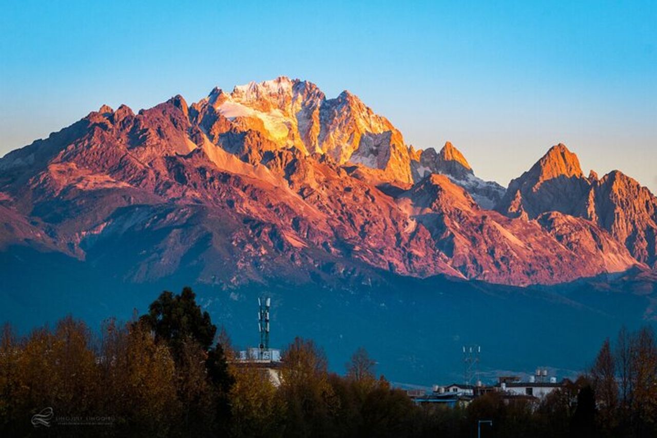 In treno ad alta velocità da Kunming alla montagna innevata del Drago di Giada di Lijiang — 3