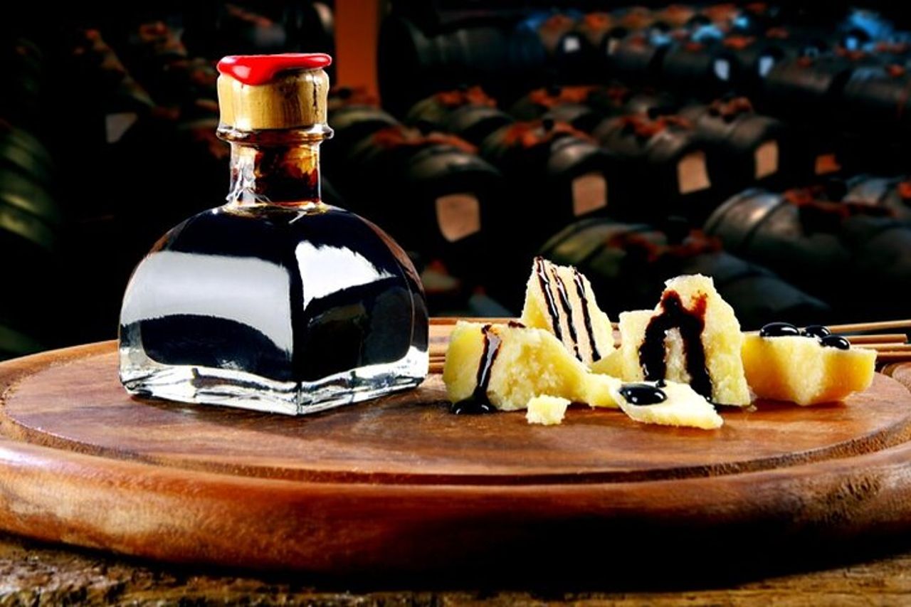 Modena: Visita e Degustazione Gourmet Aceto Balsamico DOP e BIO