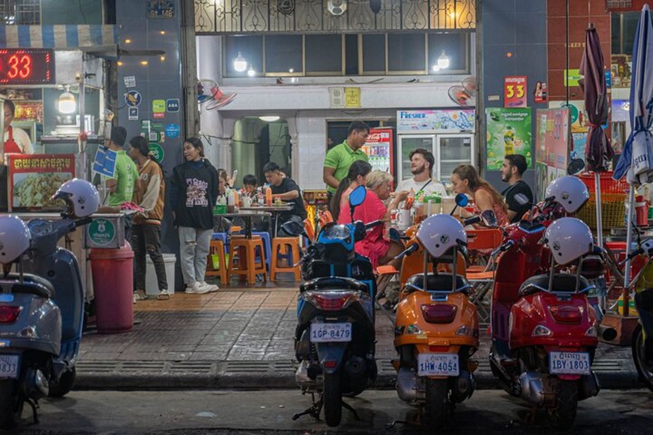 Phnom Penh Sera Foodie Vespa Tour / Tuk Tuk Disponibile — 7