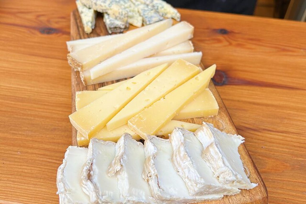 Tour gastronomico serale di Girona ed esperienza al tapas bar — 4