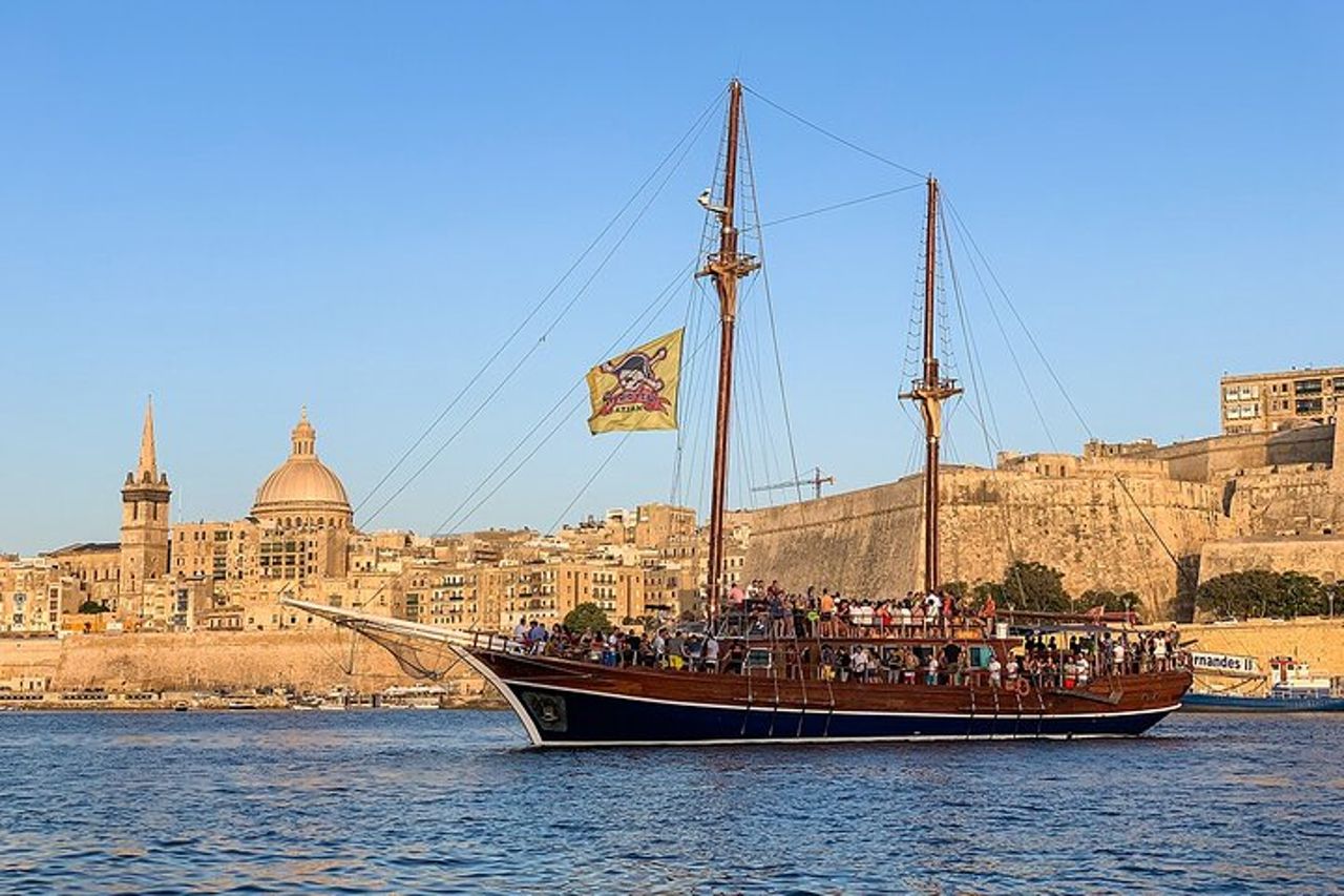 Festa in Nave Lazy Pirate a Malta — 2