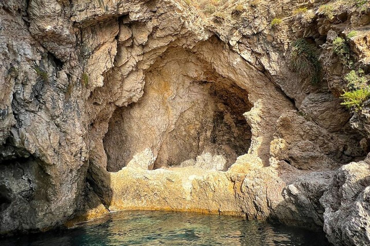 2 Ore Tour Privato in barca Isola Bella Taormina Giardini Naxos — 4