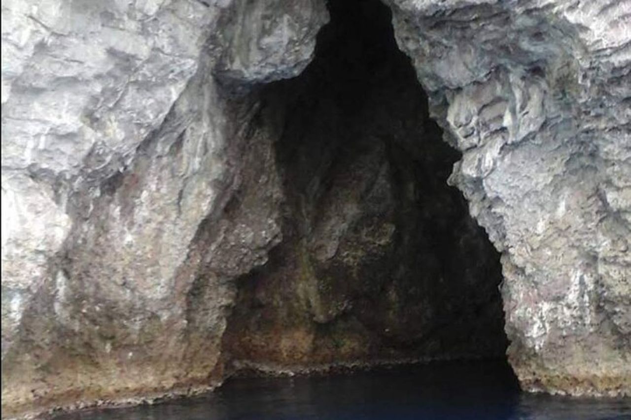 2 Ore Tour Privato in barca Isola Bella Taormina Giardini Naxos — 8