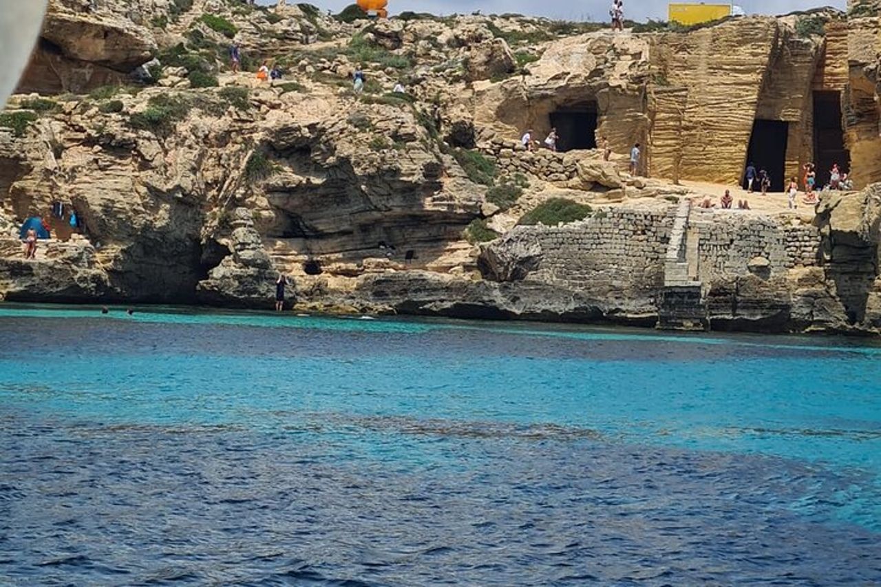 Tour in barca di Favignana e Levanzo in yacht — 6