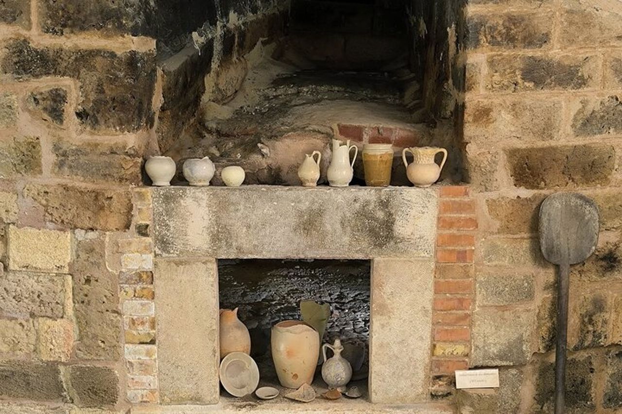 Bari sotterranea con archeologo — 6
