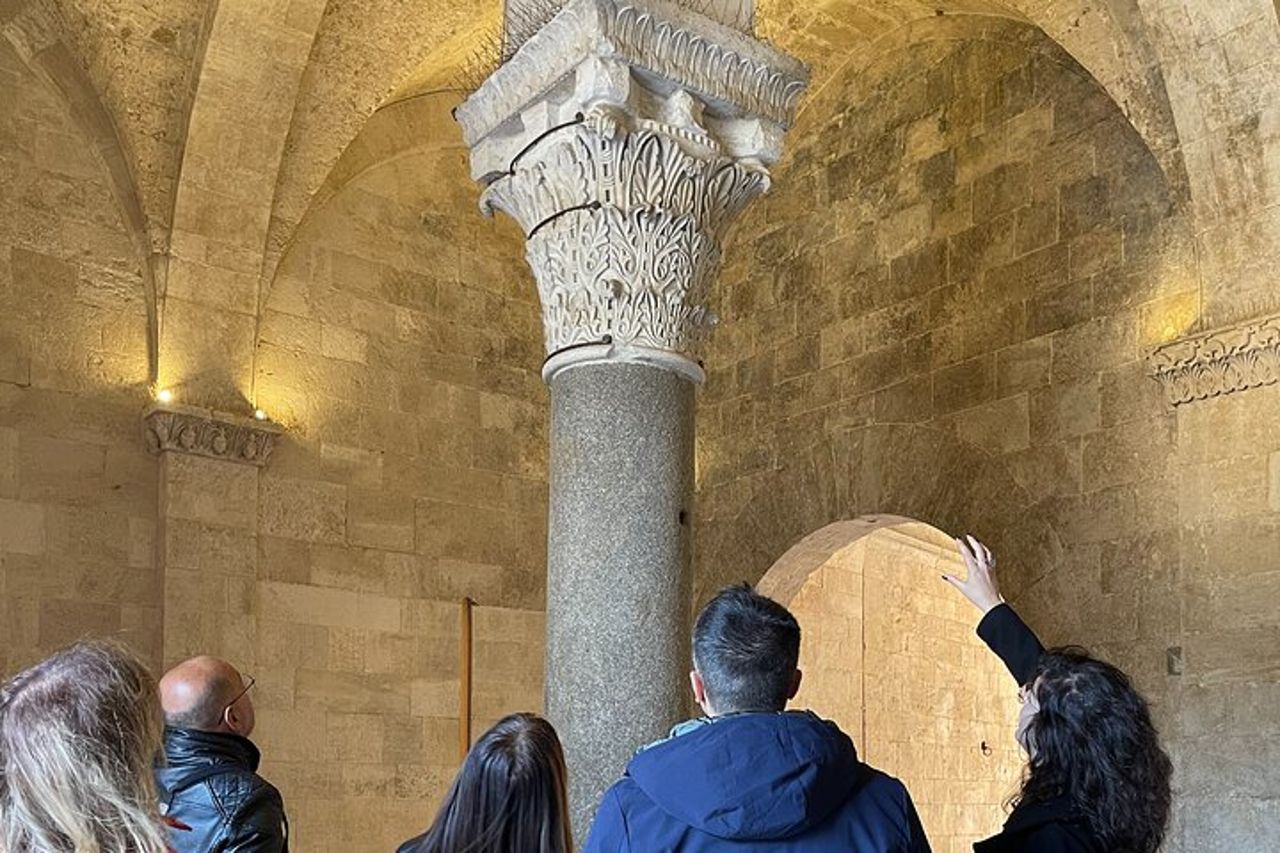 Bari sotterranea con archeologo — 5