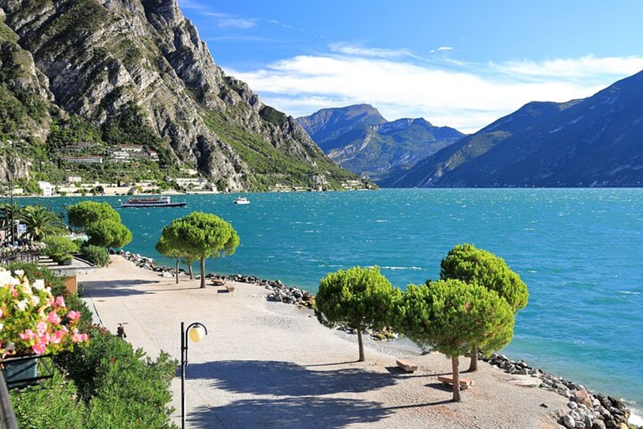 Tour privato di un'intera giornata sul Lago di Garda — 2
