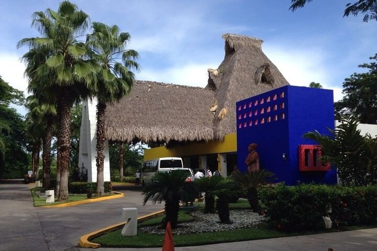 Trasferimento di arrivo privato - Aeroporto internazionale di El Salvador a Decameron Hotel — 3