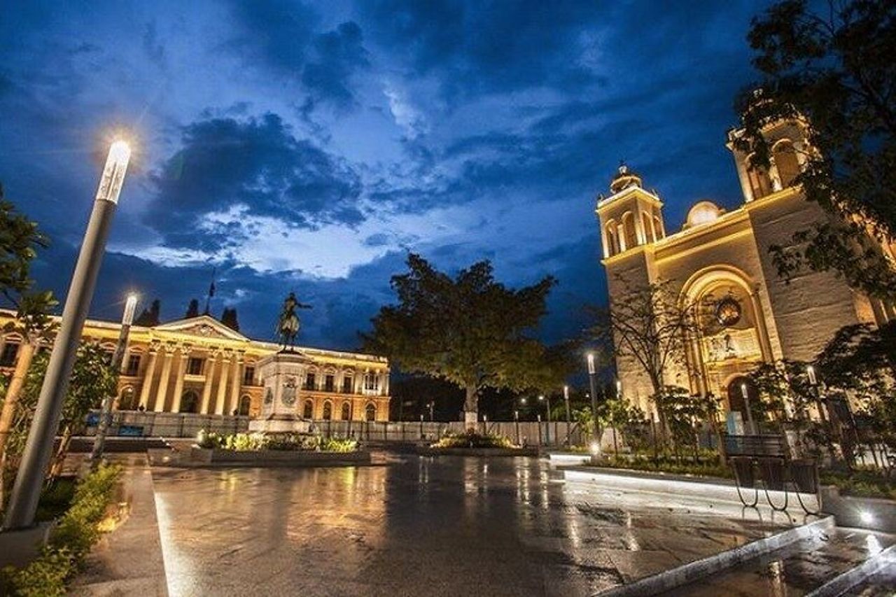 Trasferimento di arrivo privato - Aeroporto Internazionale di El Salvador a San Salvador — 7