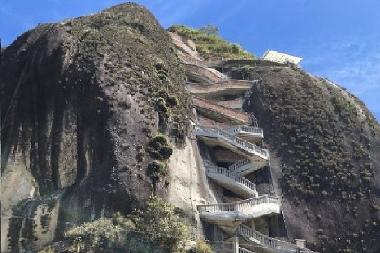 Tour guidato di Guatape da Medellin — 2