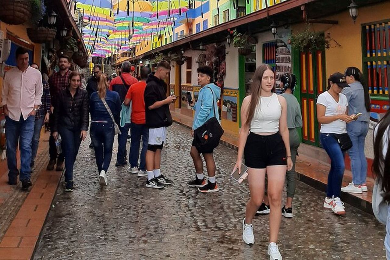 Tour guidato di Guatape da Medellin — 4