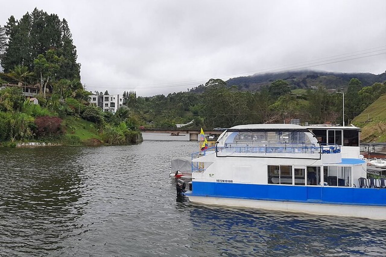 Tour guidato di Guatape da Medellin — 7
