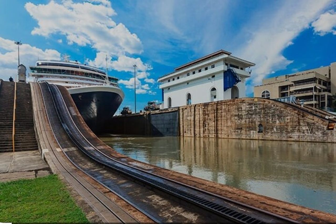 Chiuse del canale di Miraflores, Amador Causeway e tour privato del Biomuseo — 7