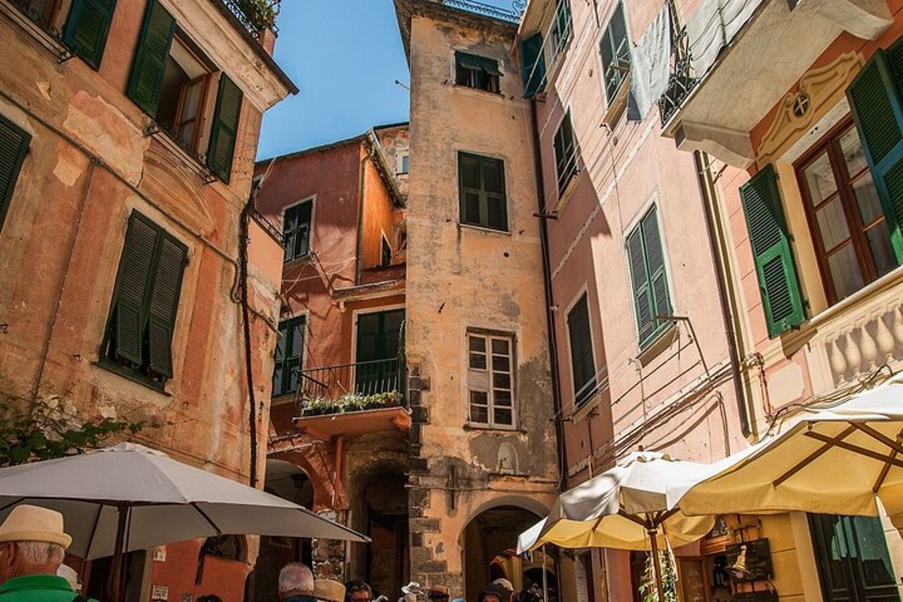 Tour a piedi delle Cinque Terre con degustazioni enogastronomiche — 7
