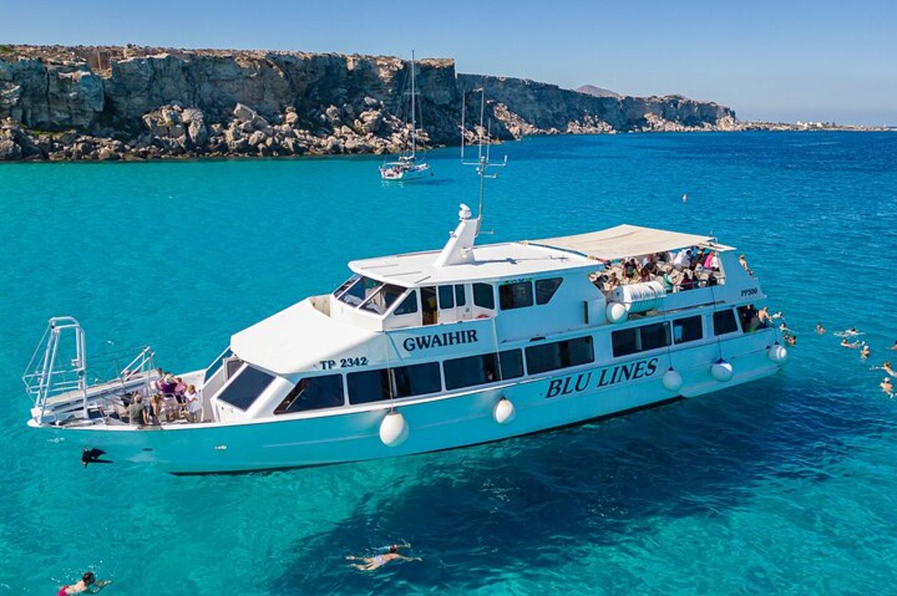 Da Trapani: Tour in barca Isole Egadi Favignana e Levanzo pranzo — 2