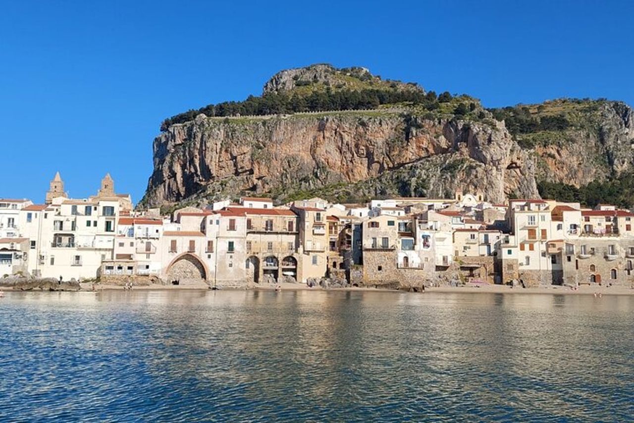 Cefalú Tour in Barca — 2
