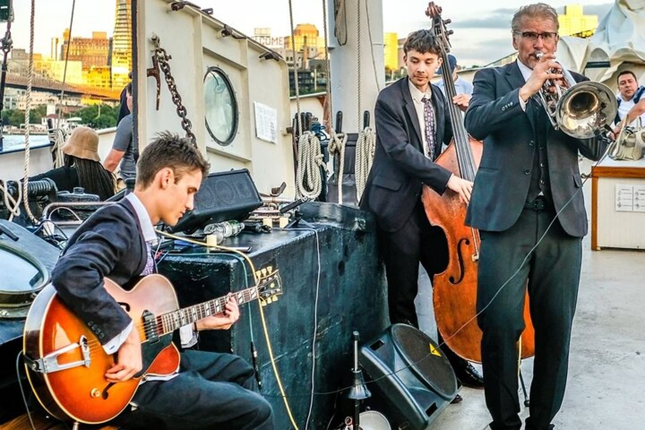 New York City Sunset Jazz Sail a bordo di Clipper City — 4