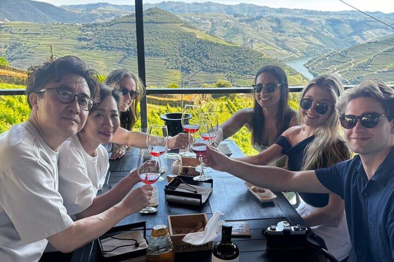 Valle del Douro con due aziende vinicole, gita in barca e pranzo da Porto — 5