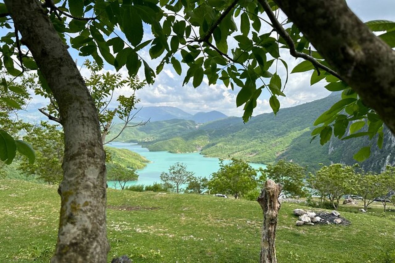 Escursione sul monte Gamti con vista sul lago Bovilla e canyon - Da Tirana — 4