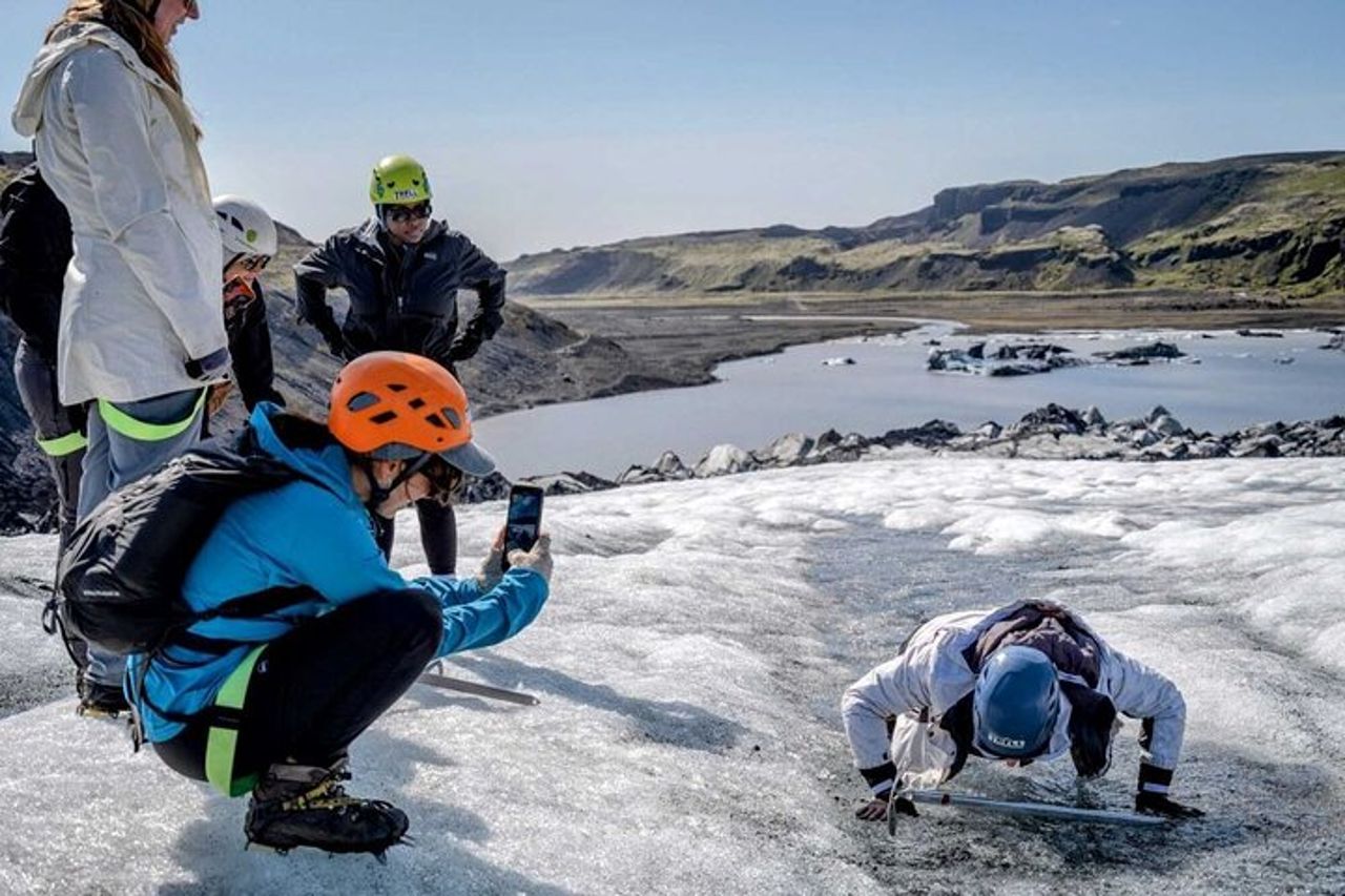 Escursione di 3 ore per piccoli gruppi sul ghiacciaio Solheimajokull — 9