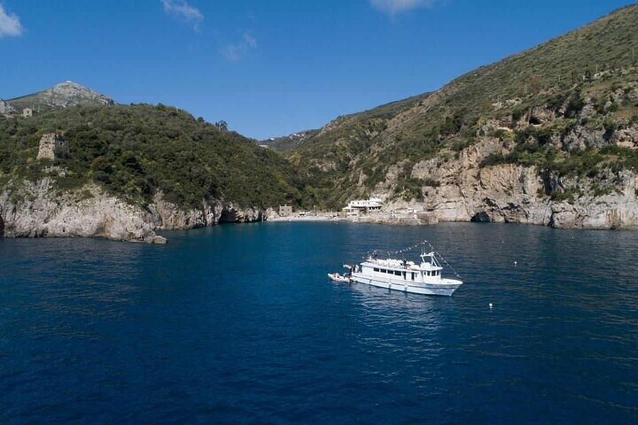 Tour via Mare da Salerno e Sosta ad Amalfi con Aperitivo Incluso — 2