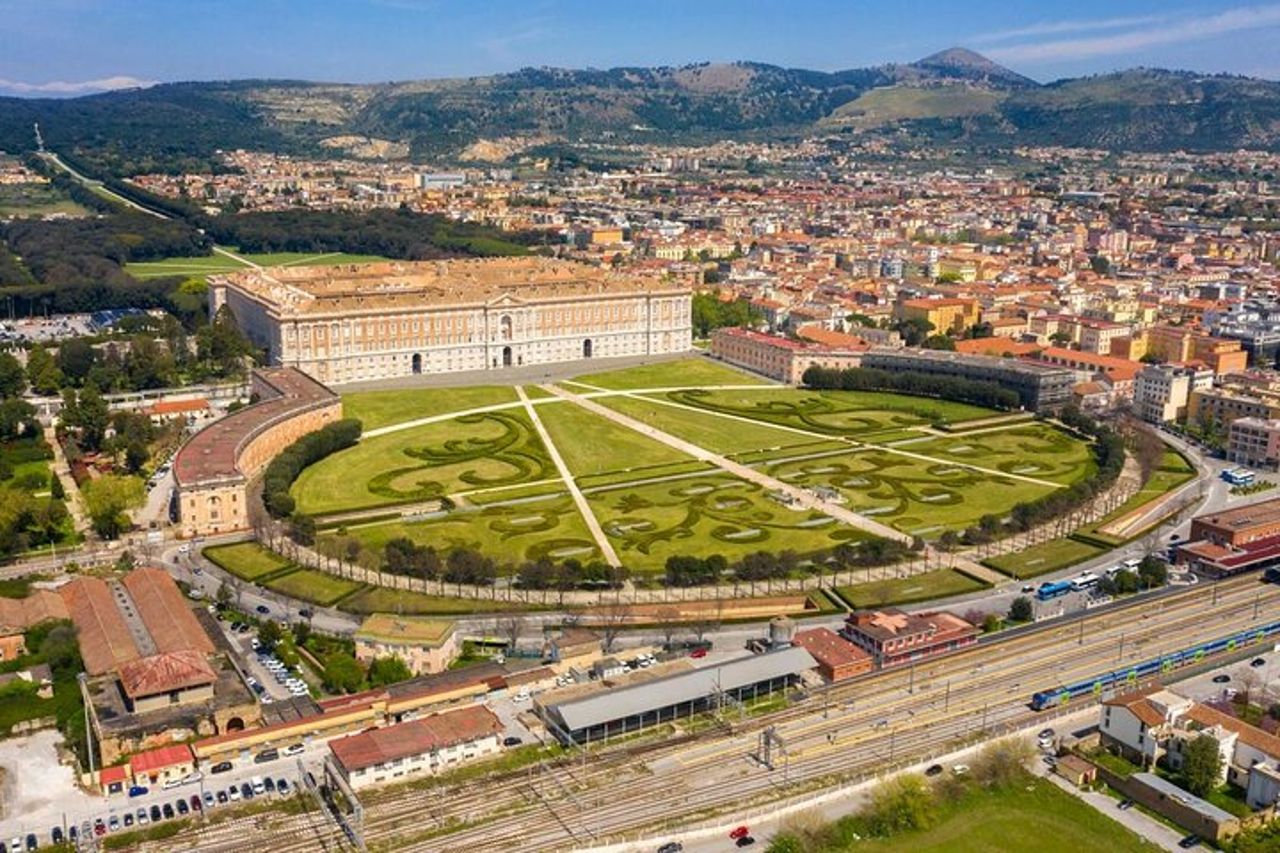 Tour guidato privato della Reggia di Caserta e dei Giardini inc. Shuttle — 3