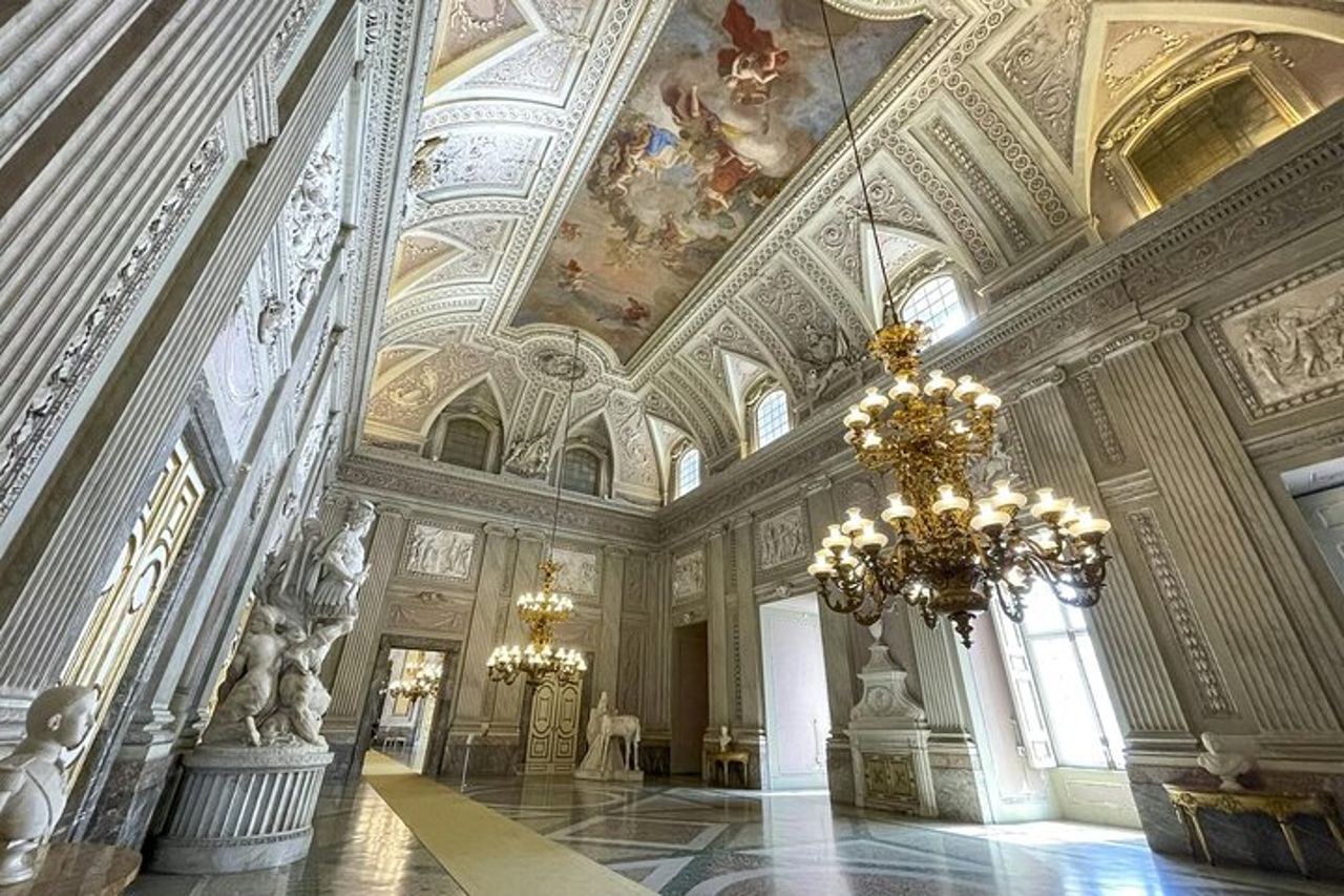 Tour guidato privato della Reggia di Caserta e dei Giardini inc. Shuttle — 9