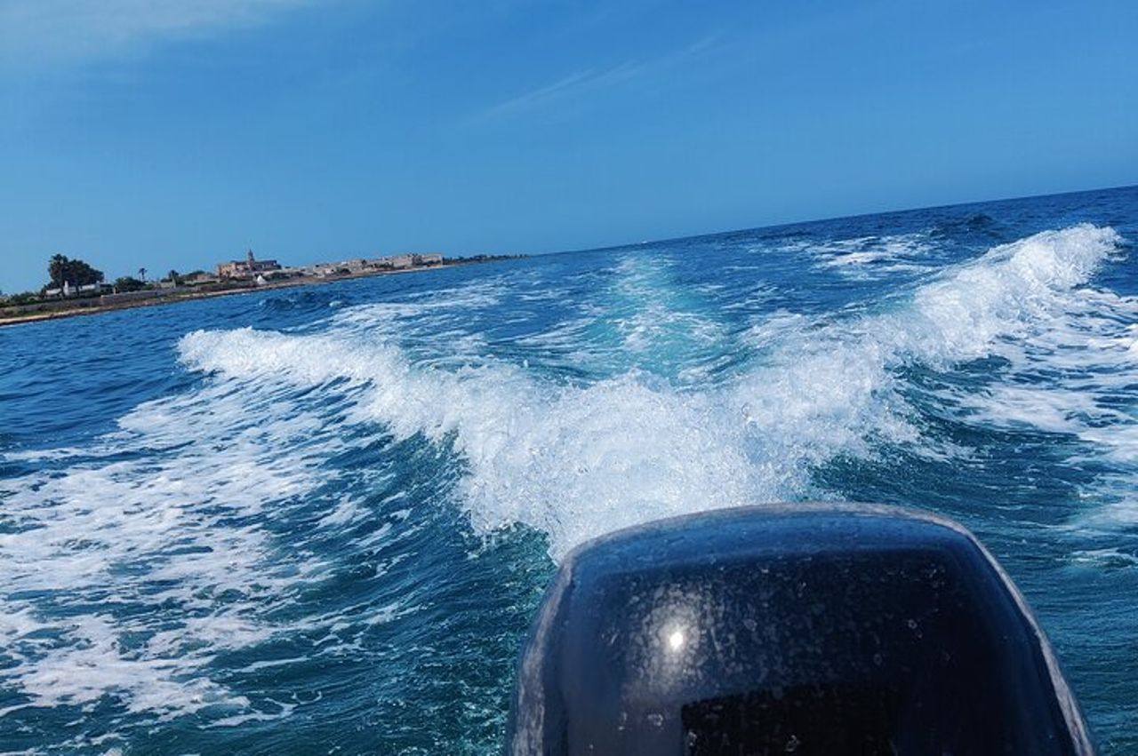Tour della magnifica costa di Polignano a Mare — 6