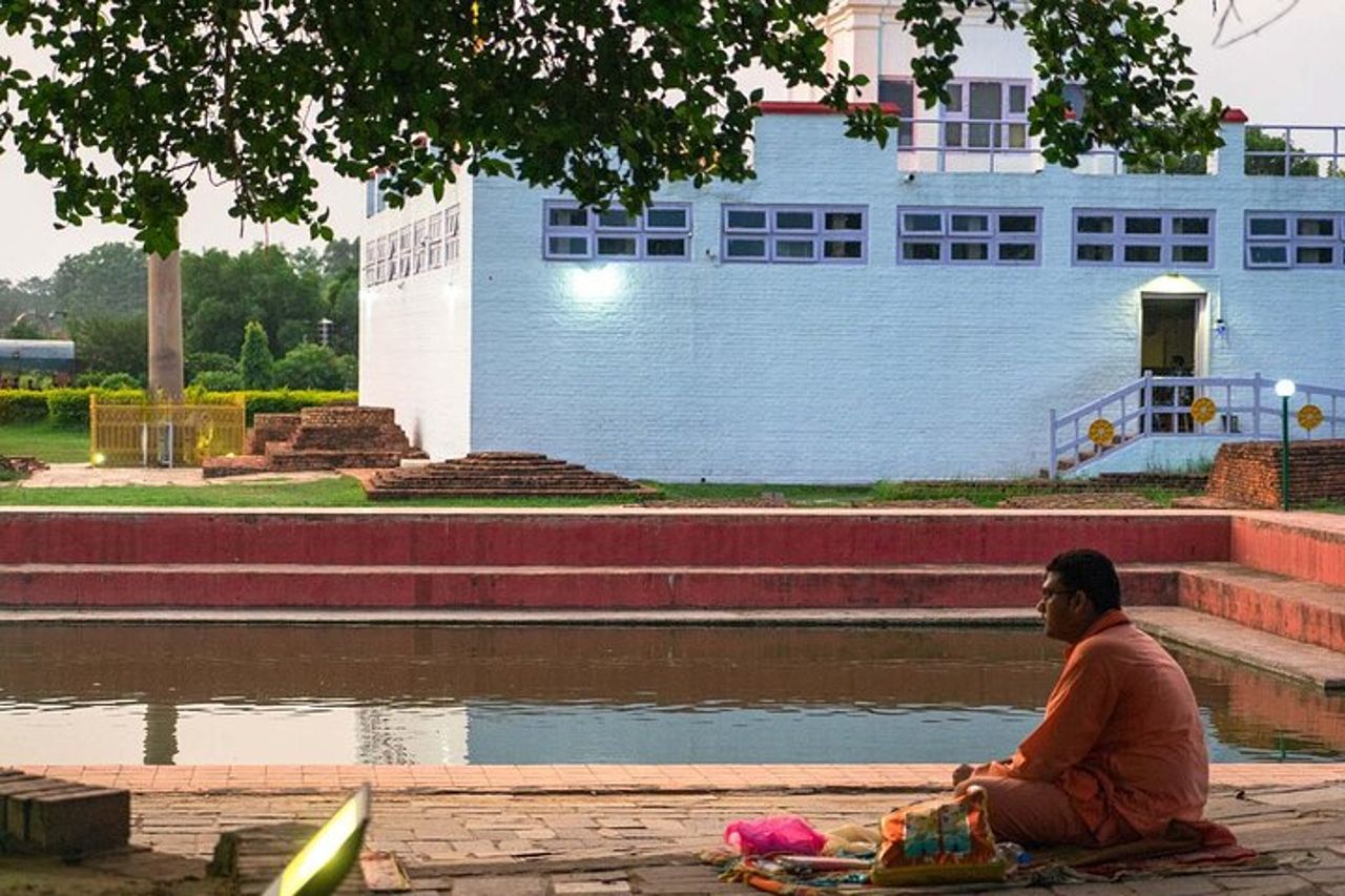 Tour di Lumbini di mezza giornata con trasferimento all'aeroporto — 2