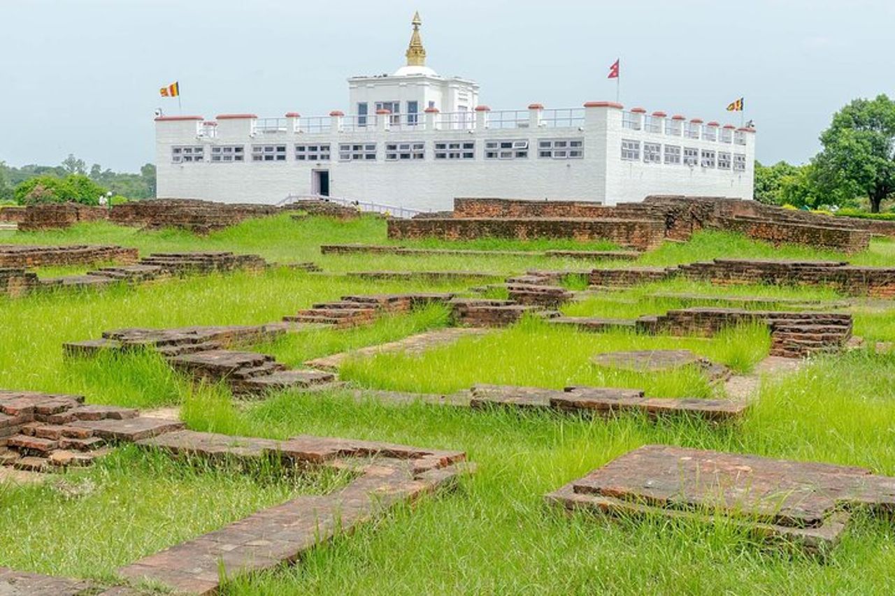 Tour di Lumbini di mezza giornata con trasferimento all'aeroporto