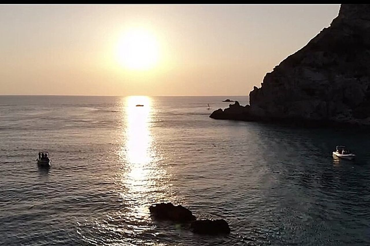 Tour condiviso al Tramonto di 3 Ore da Tropea a capo Vaticano