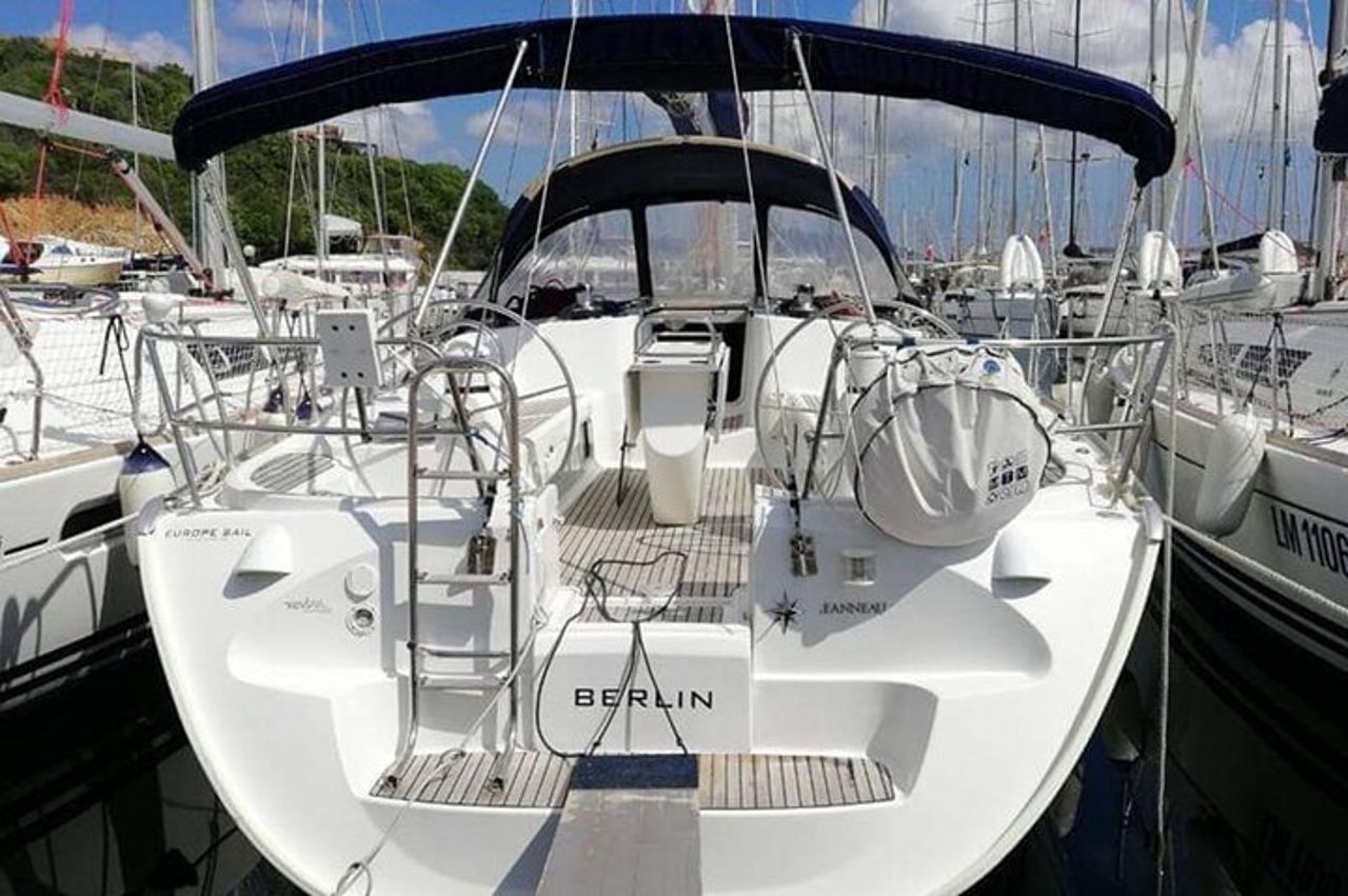 Da Cannigione: Tour in Barca a Vela nell'Arcipelago di La Maddalena — 4