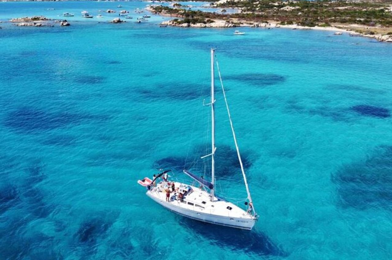 Da Cannigione: Tour in Barca a Vela nell'Arcipelago di La Maddalena — 2