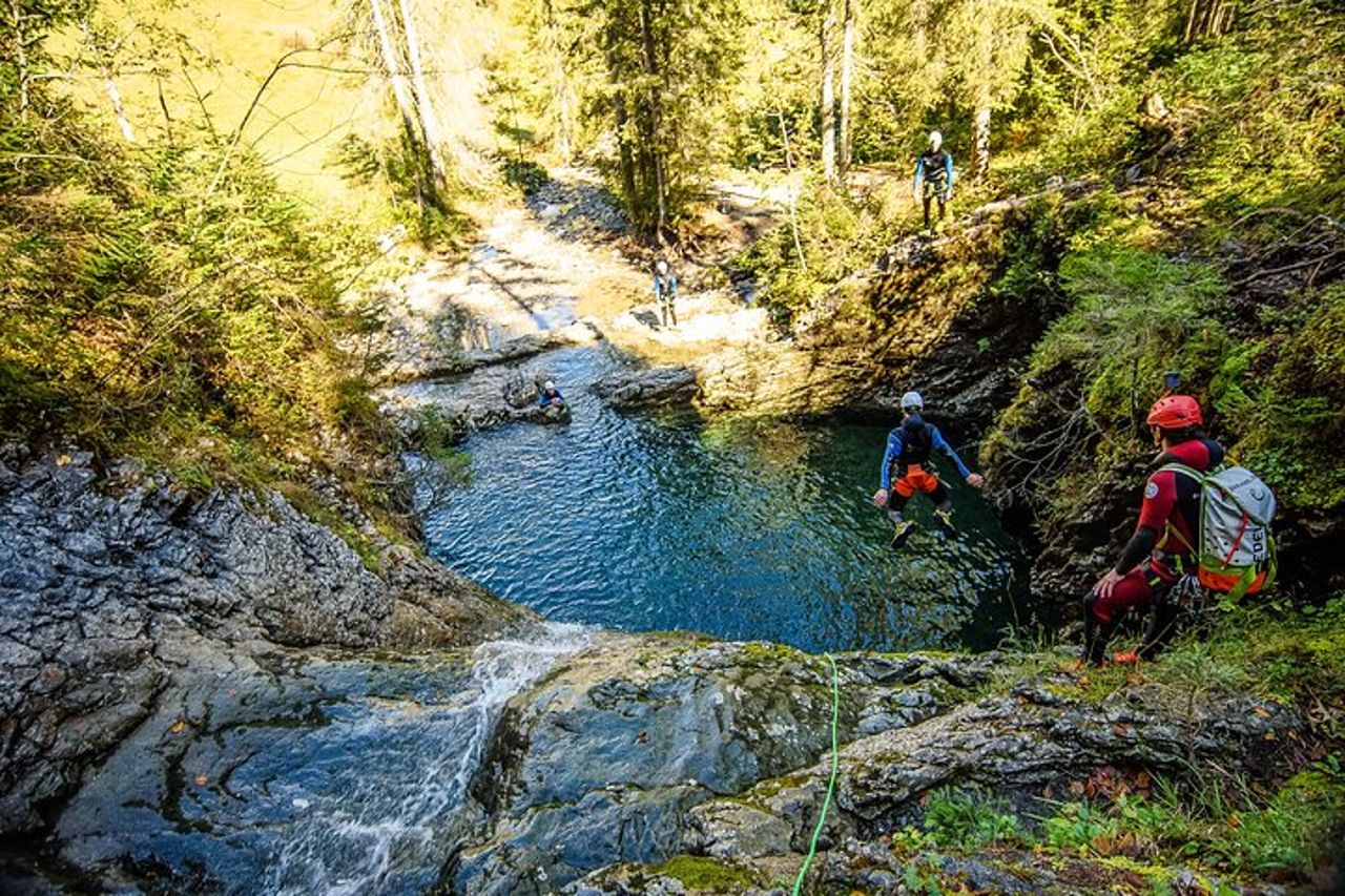 Canyoning sportivo nella Kleinwalsertal nello Schwarzwasserbach — 8
